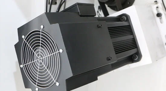 带摩擦轴的HCH2-650高速分切机