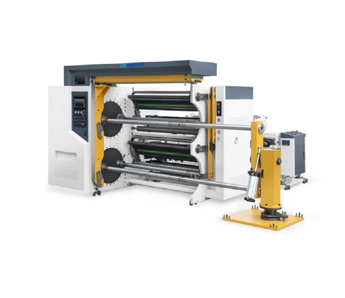 四轴不停机分切机运行在双V -- 俄罗斯最大的标签纸公司